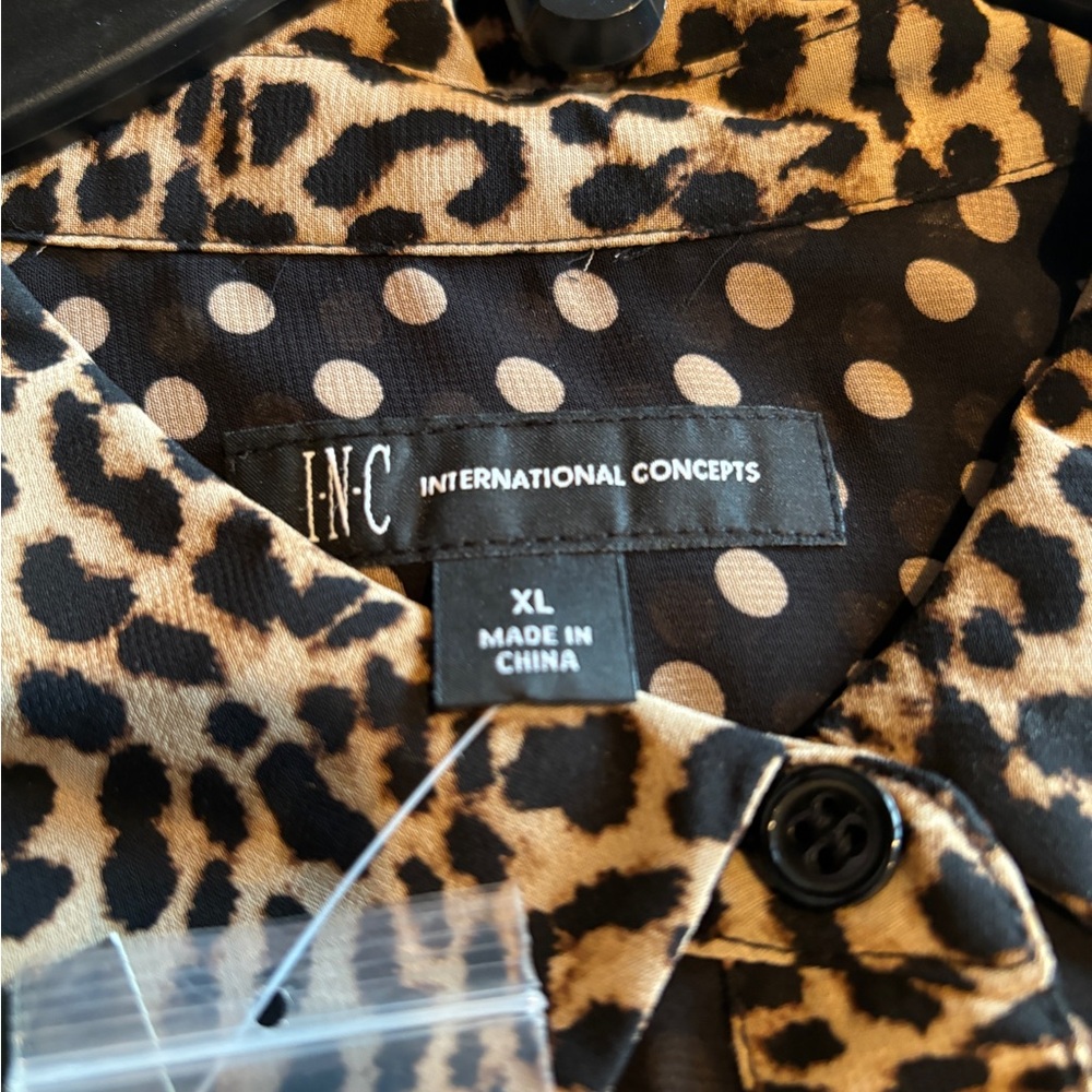 NWT- ANIMAL PRINT - Picture 5 of 10